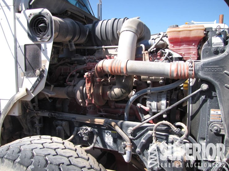 2013-kenworth-t800-t/a-bed-winch-truck-w/lift-axle-image-6