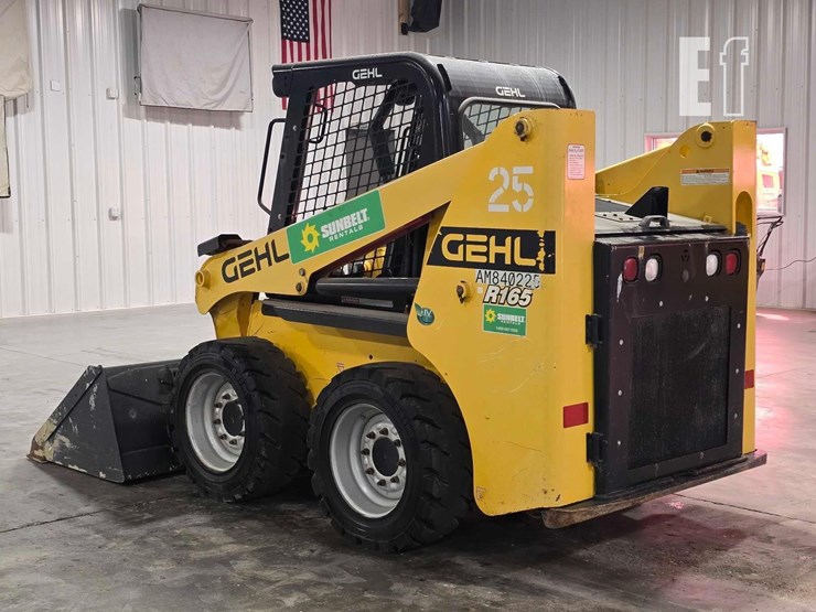 2021-gehl-r165-image-4