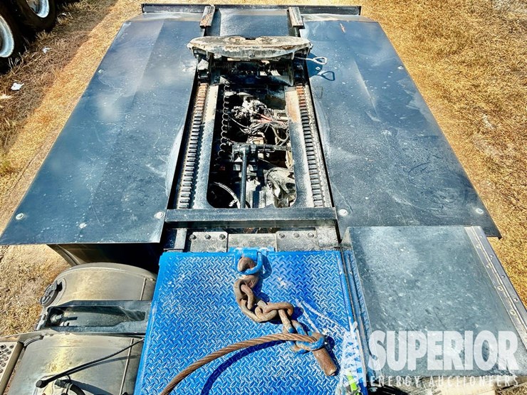 2019-peterbilt-389-t/a-winch-truck-w/-day-cab-image-9