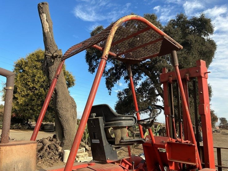 allis-chalmers-i-600-4500lb-capacity-rt-forklift-image-8
