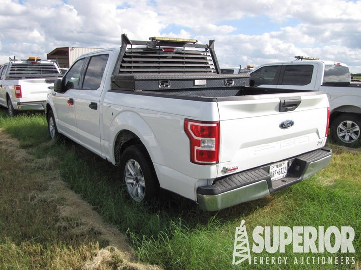 2018-ford-f-150-xlt-crew-cab-pickup-image-3