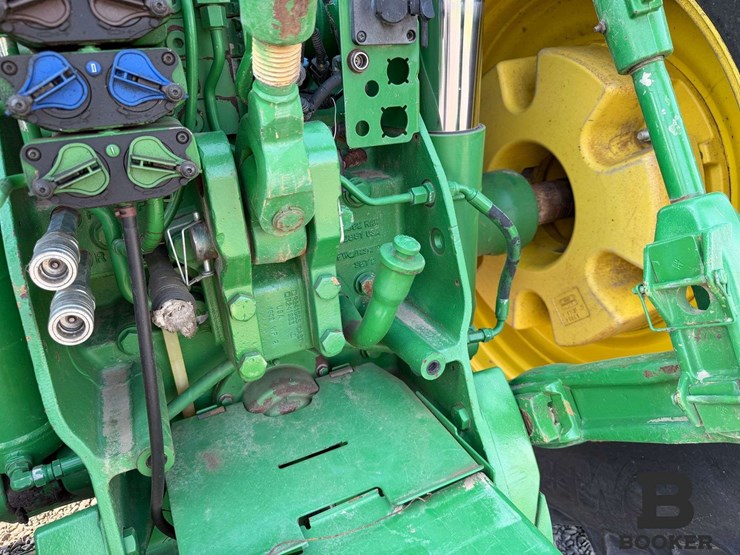 2011-john-deere-8335r-tractor-image-48