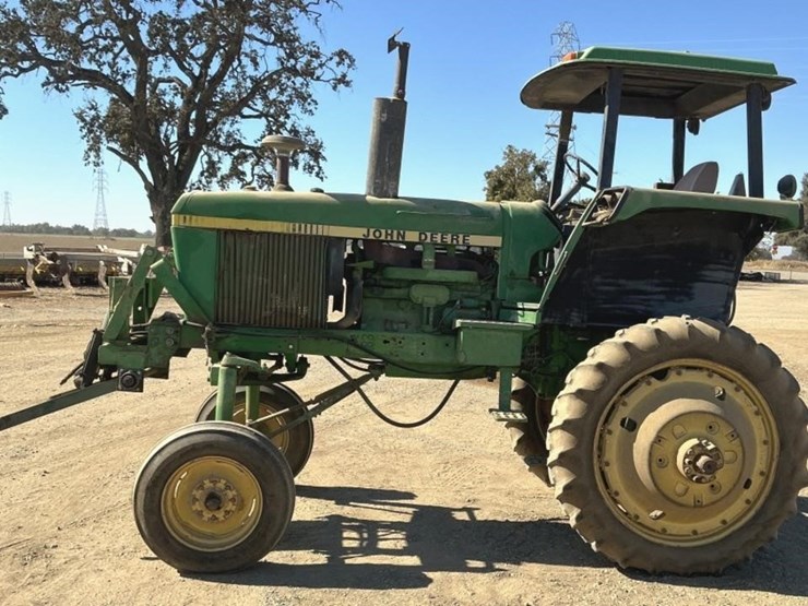 john-deere-4240-hi-crop-tractor,-powershift-image-3