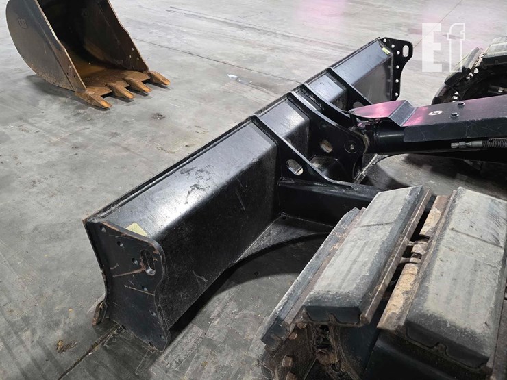 2023-caterpillar-307.5-image-17