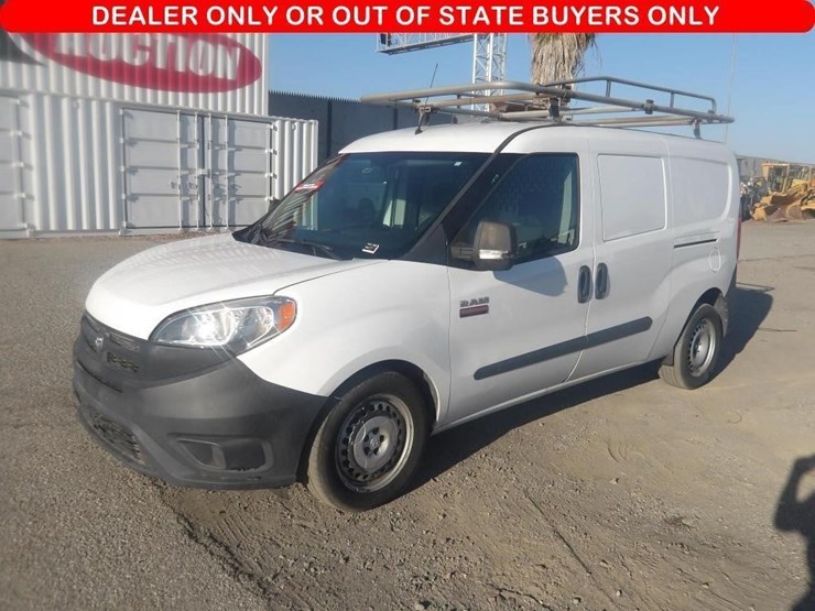 2016-ram-promaster-city-image-1