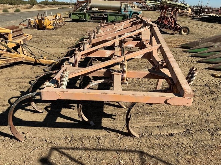 custom-24'-3-pt-vibra-shank-chisel-image-5