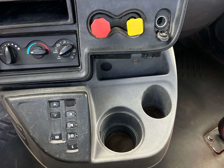 2016-international-prostar+-122-tandem-axle-day-cab-truck-tractor-–-cummins-isx15-diesel-(530,432-mi-image-20