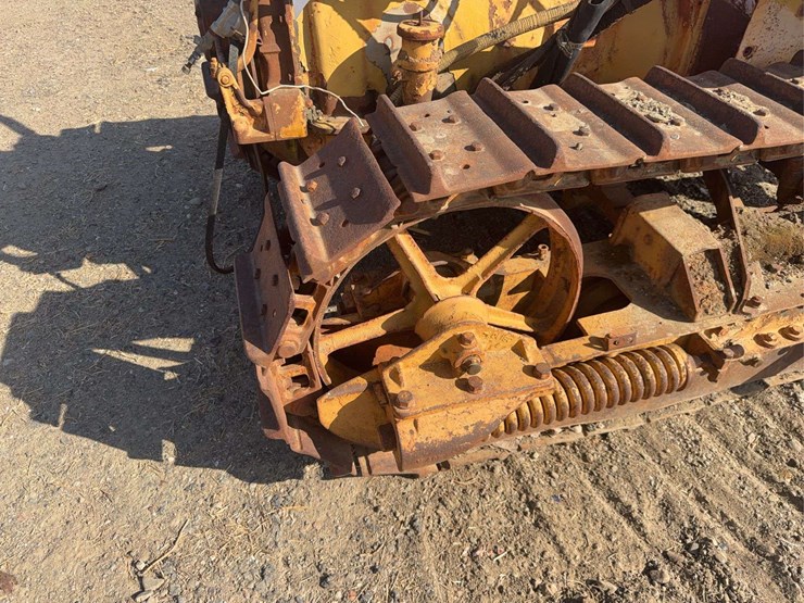 caterpillar-fifteen-image-5