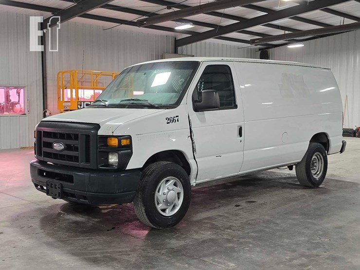 2013-ford-e250-image-1
