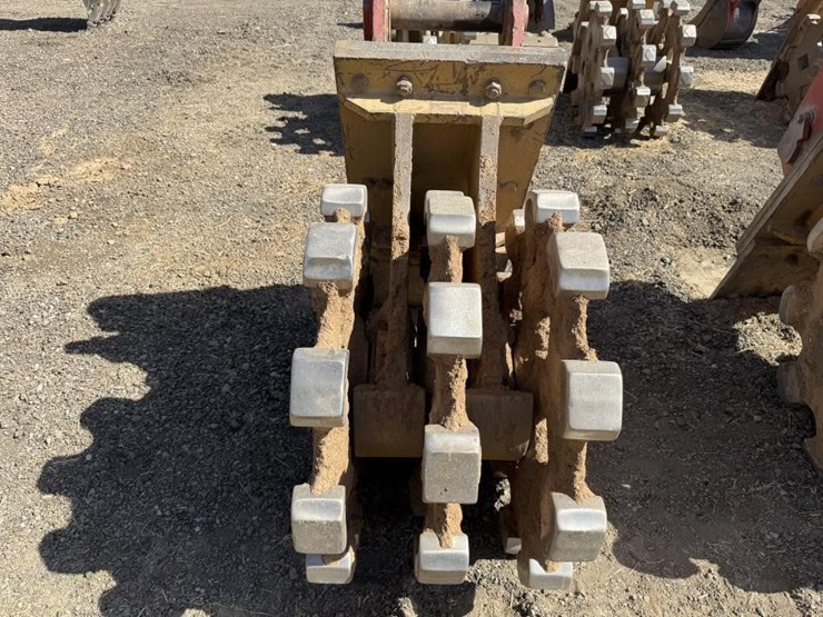 cat-24"-excavator-compaction-wheel-image-6