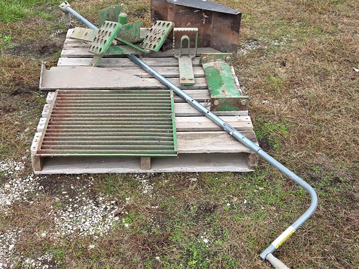 john-deere-tractor-parts-&-vittetoe-chaff-spreader-part-image-6