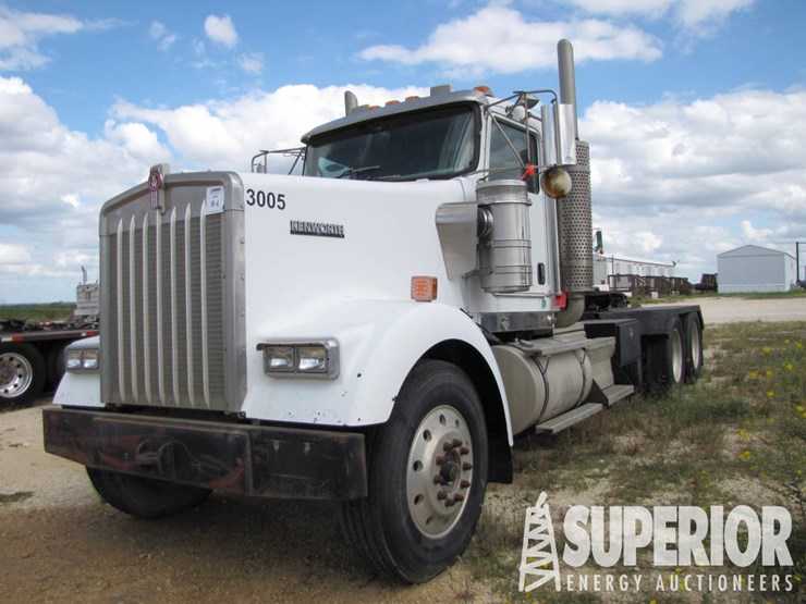 2007-kenworth-w900l-t/a-day-cab-haul-truck-image-1