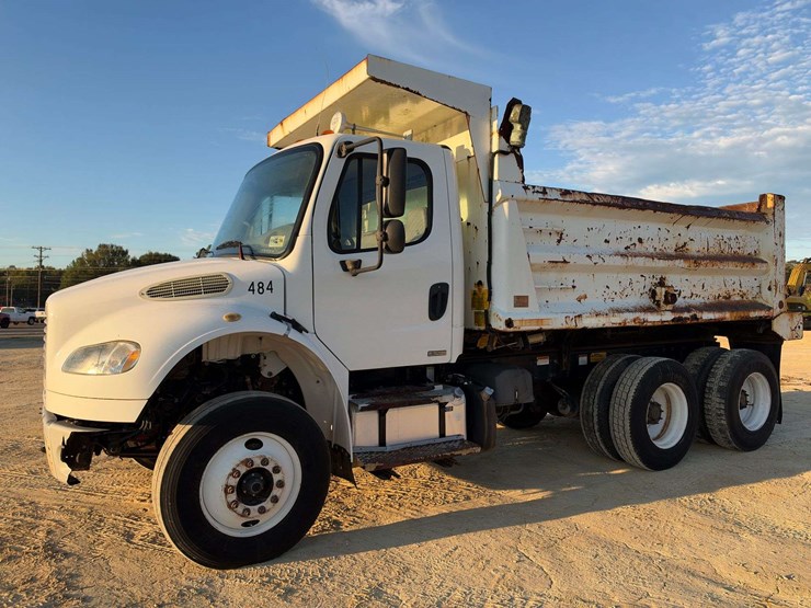 2012-freightliner-m2-tandem-axle-dump-truck-(96,351-actual-miles)-image-2