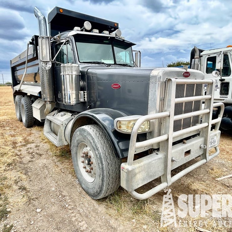 2004 PETERBILT 379 T/A Dump Truck