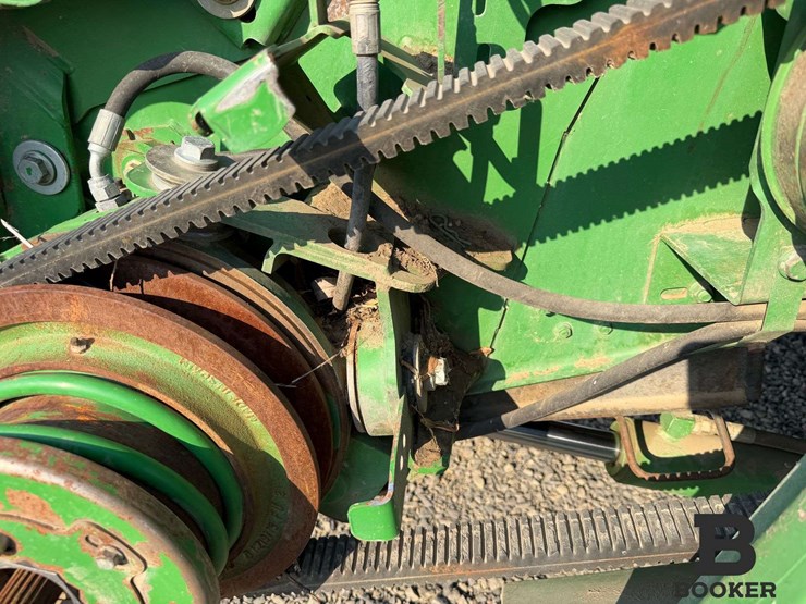 2012-john-deere-s670-combine-image-16