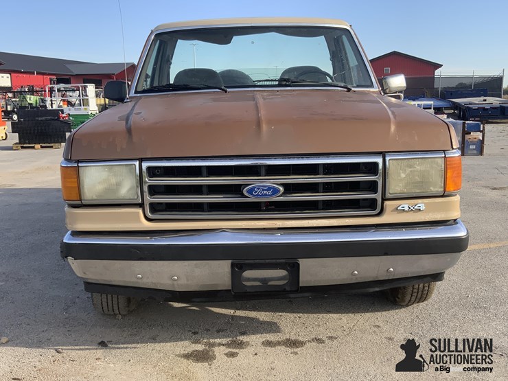 1989-ford-xlt-bronco-4x4-suv-image-2