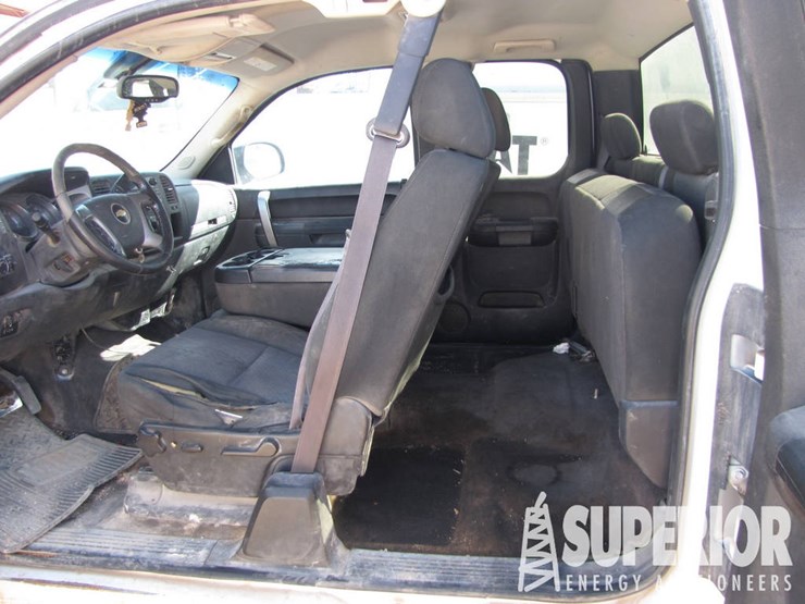 2012-chevrolet-2500hd-4-wd-extended-cab-pickup-image-6
