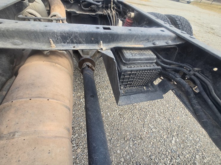 2021-ford-f350-image-57