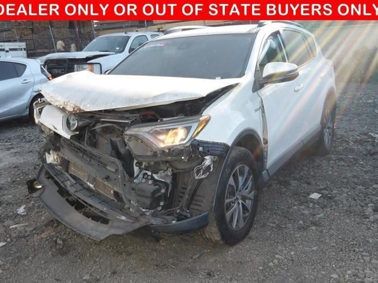 2018-toyota-rav4-xle-image-1