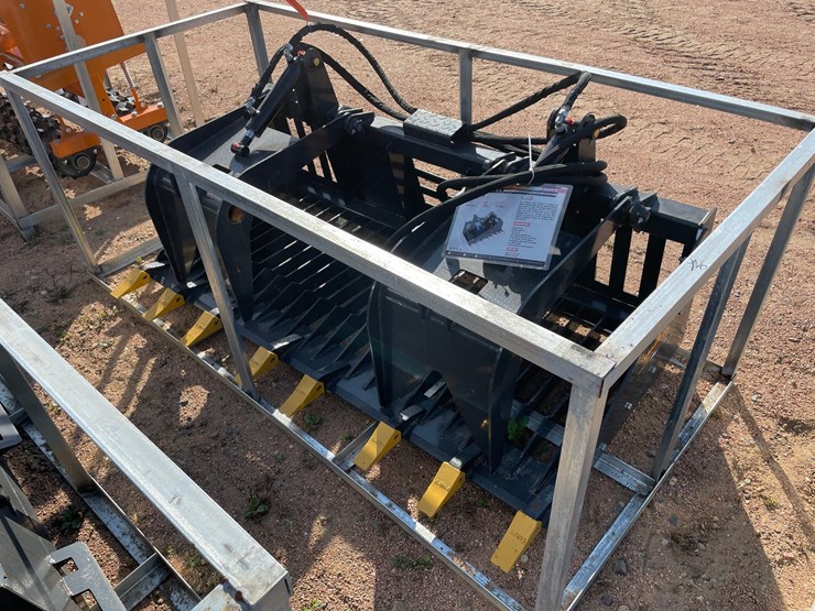 #4077-•-landhonor-hydraulic-rock-bucket-attachment-image-10