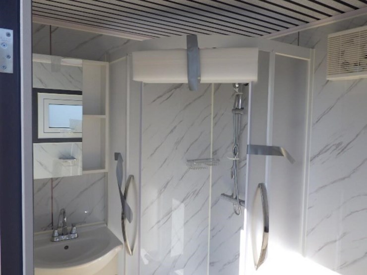 portable-toilet-w/-shower-image-7
