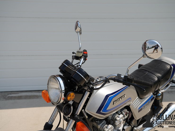 run-#150---1981-honda-cb750f-super-sport-motorcycle-image-11