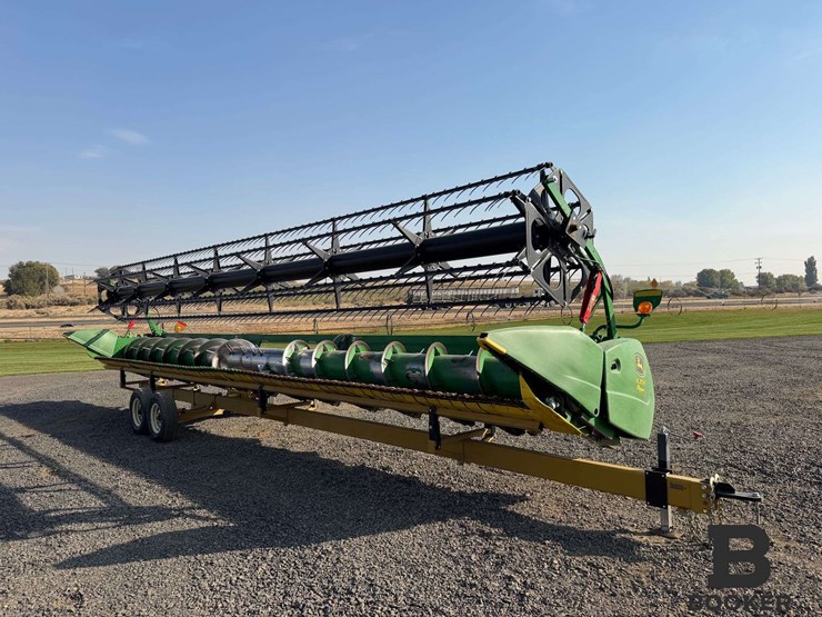 2021-john-deere-635f-header-image-7