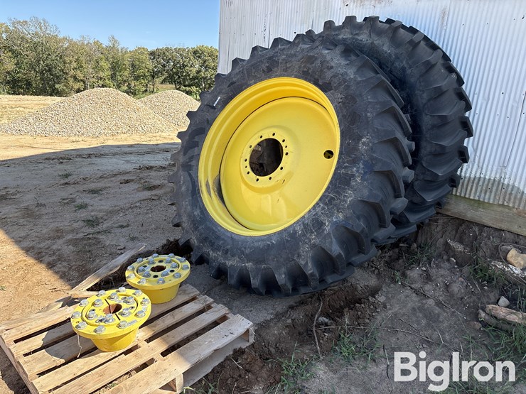 john-deere-6155-dual-tires-image-1