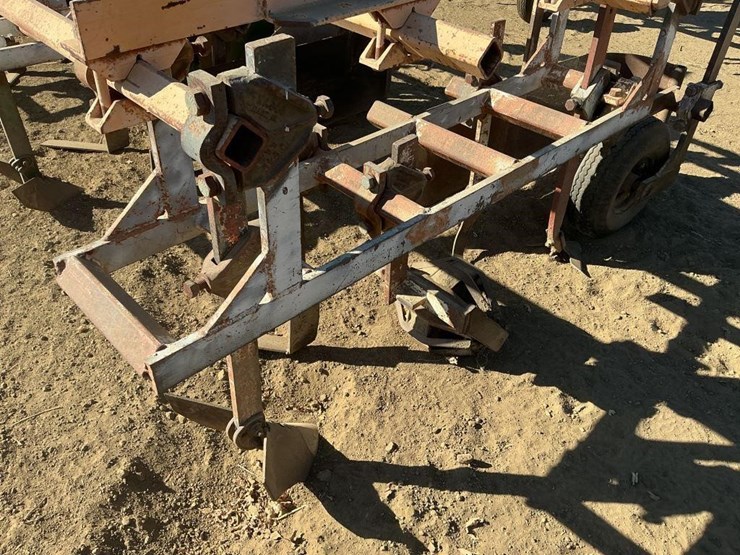 johnson-3-pt-3-row-60"-cultivator-image-13