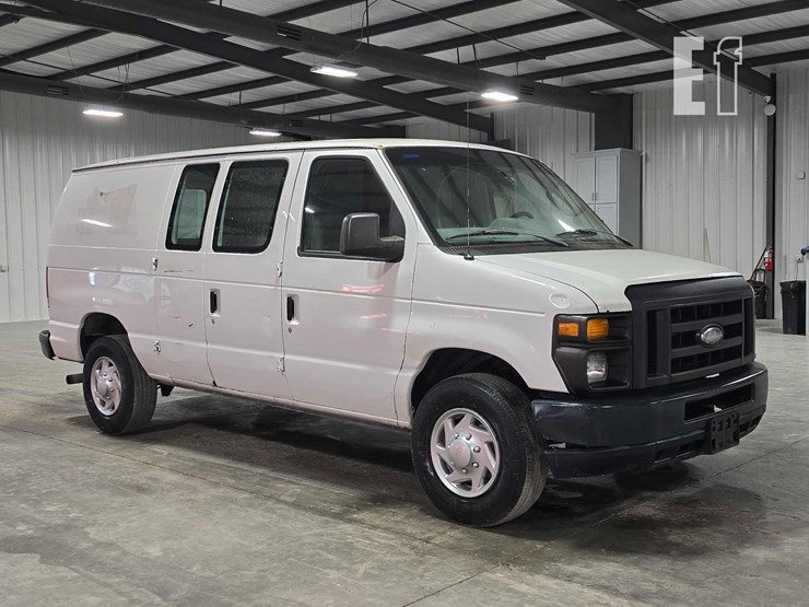 2013-ford-e250-image-2