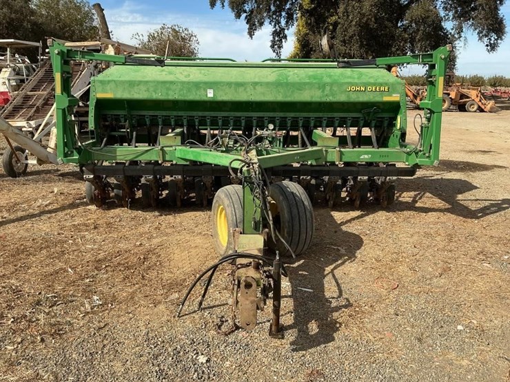 john-deere-1560-14'-pull-grain-drill-image-2