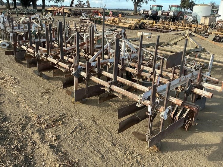 custom-3-pt-3-row-60"-cultivator-image-4
