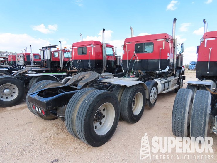 2012-western-star-4900-t/a-truck-tractor-w/pusher-axle-sleeper-image-3