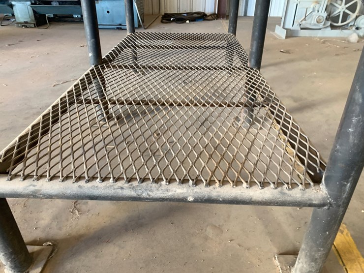 8’-x-4’-x-3’-metal-shop-table-w/-ridgid-1/4”-to-6”-pipe-vise-image-6