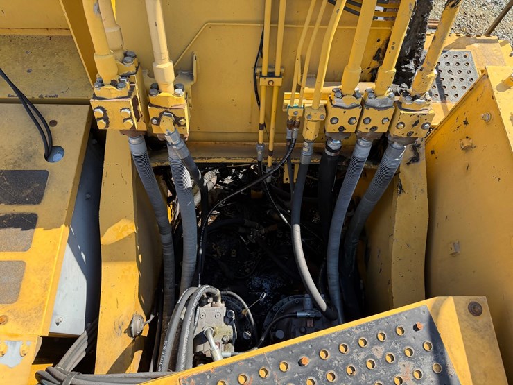 #4098-•-2015-john-deere-870g-lc-excavator-image-128