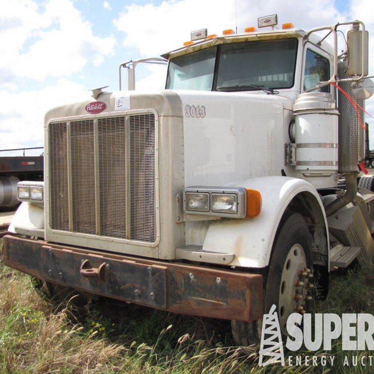 2005 PETERBILT 378 T/A Day Cab Haul Truck