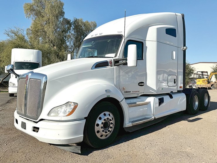 2018-kenworth-t-680-image-1