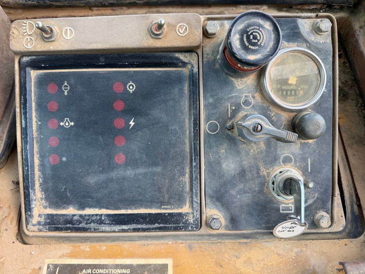 #4088-•-caterpillar-963-crawler-loader-image-86