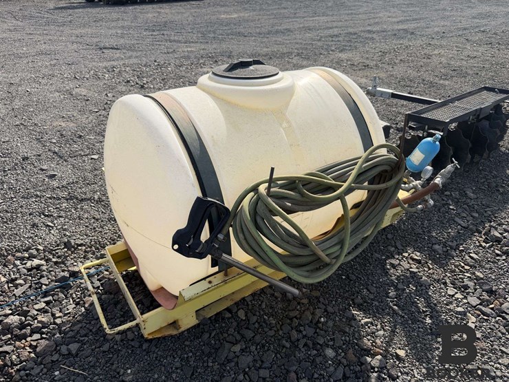 110-gallon-skid-sprayer-image-3