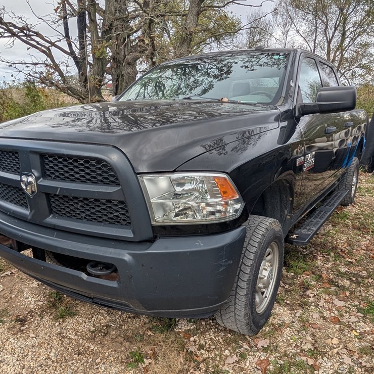 #8386 • 2014 Dodge Ram 3/4 Ton 4x4 (clean WI title)