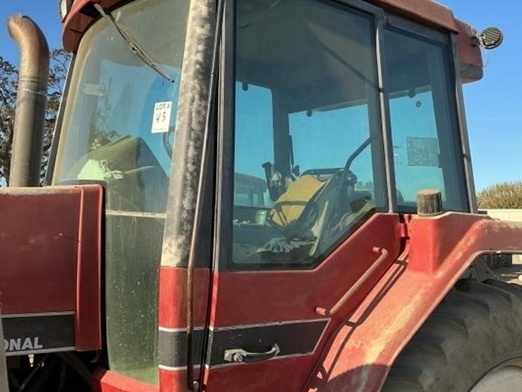 case-ih-7210-tractor-image-8