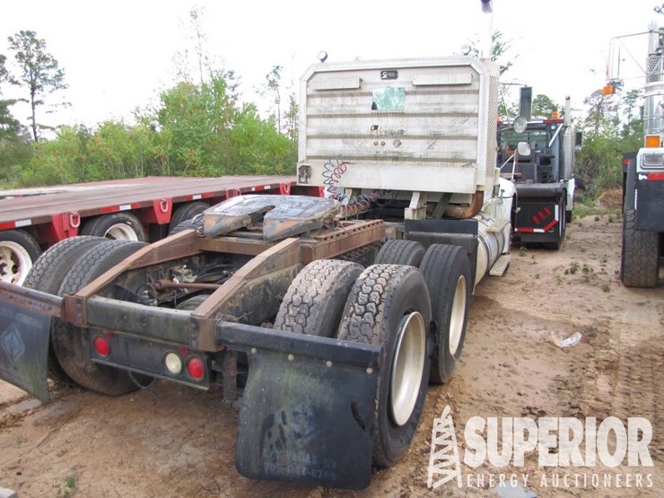 1999-international-9200-t/a-day-cab-haul-truck-image-3