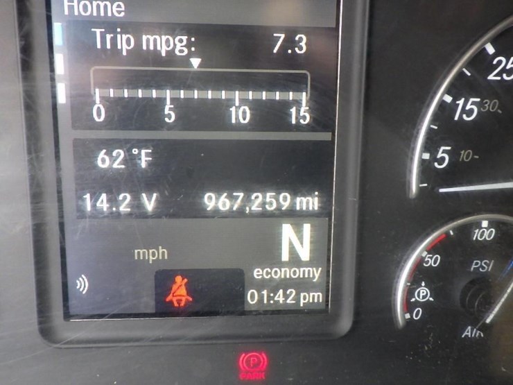 2019-freightliner-cascadia-3-axle-sleeper-truck-image-45