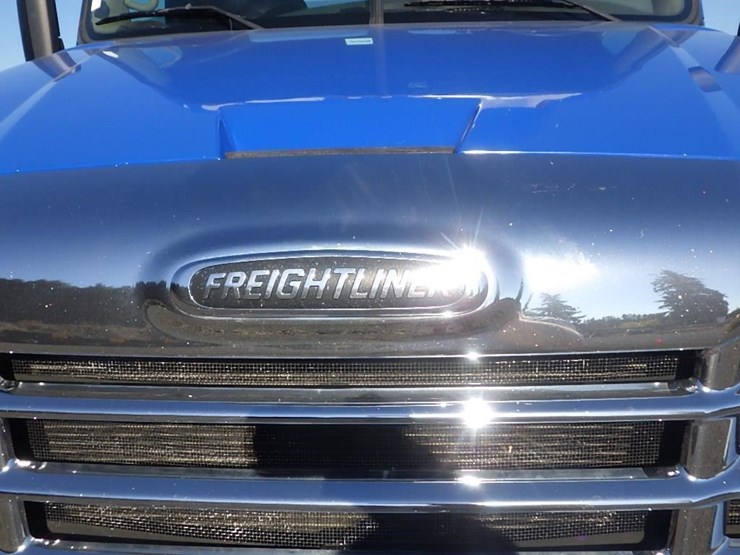 2017-freightliner-cascadia-3-axle-truck-tractor-image-25