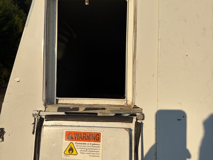 #4554-•-2015-chevrolet-express-work-van-image-38