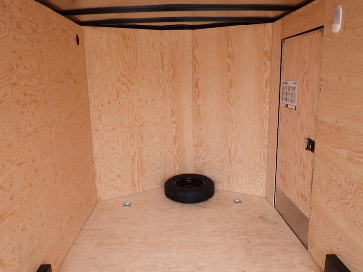 2027-royal-lcht35-7.516v-86-t/a-enclosed-trailer-image-17