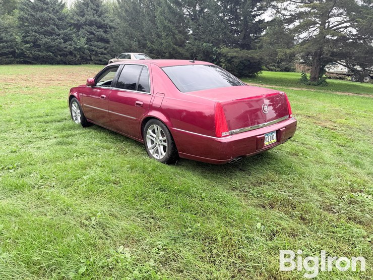 2008-cadillac-dts-performance-sedan-image-7
