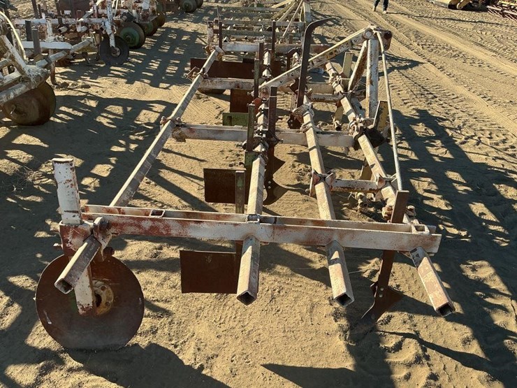 custom-3-pt-3-row-60"-cultivator-image-7