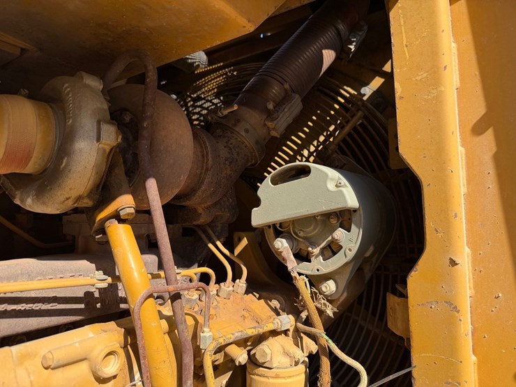 #4088-•-caterpillar-963-crawler-loader-image-39