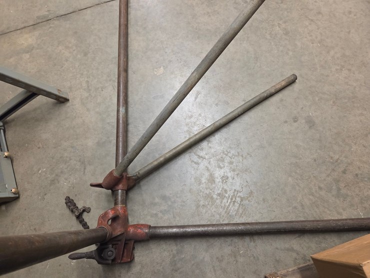 #42-•-rigid-chain-pipe-vice-image-1